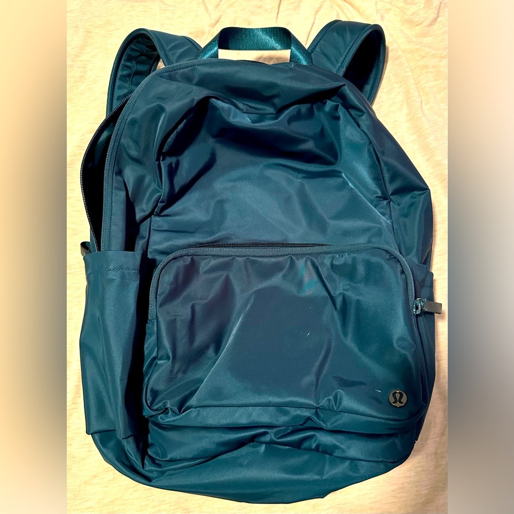 Lululemon Everywhere Backpack 22L